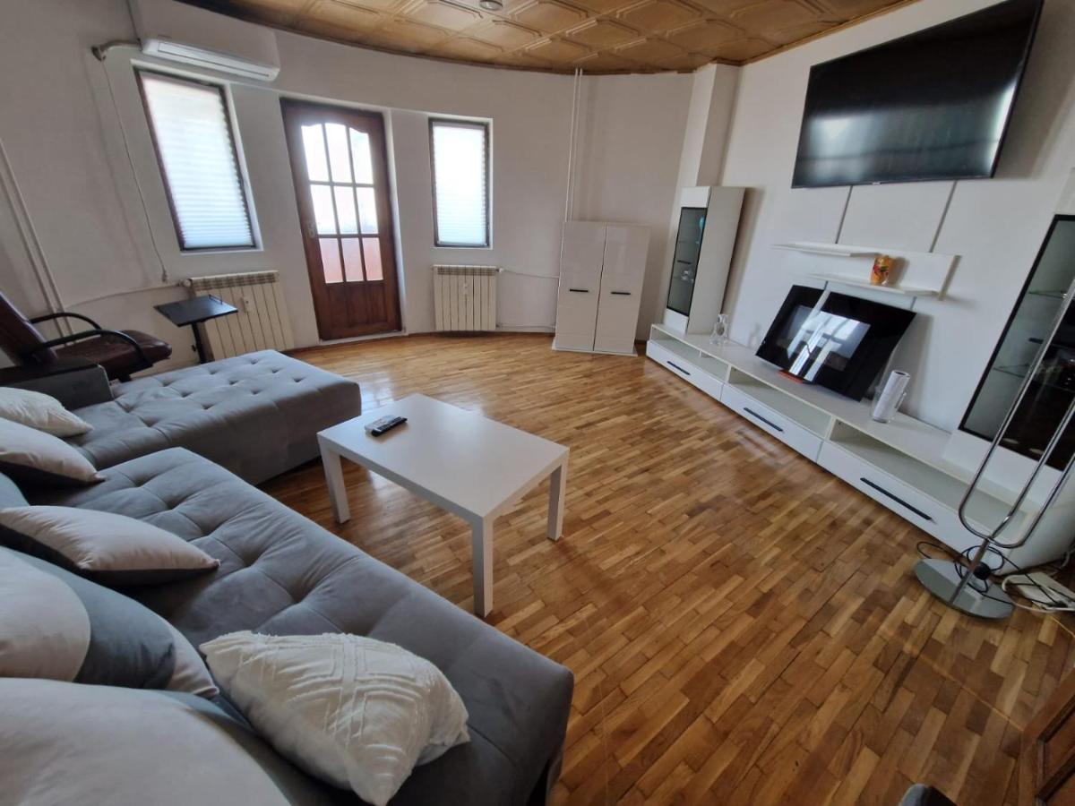 Apartment Piata Muncii With A View 布加勒斯特 外观 照片